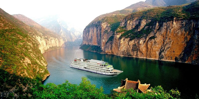 Yangtze-River-cruise-in-china-scaled